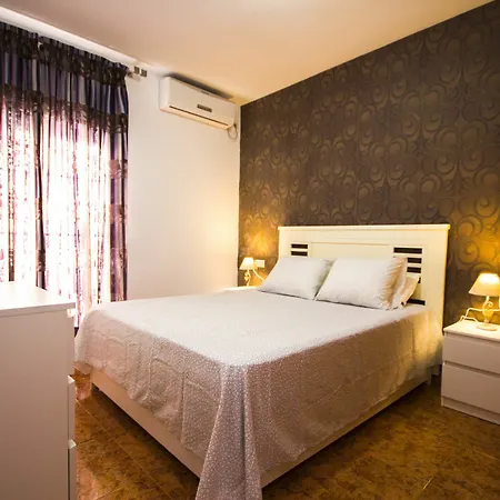 Old Town Canovas Apartment *