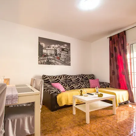 Old Town Canovas Apartment *