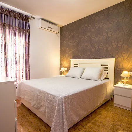 Old Town Canovas Apartment *